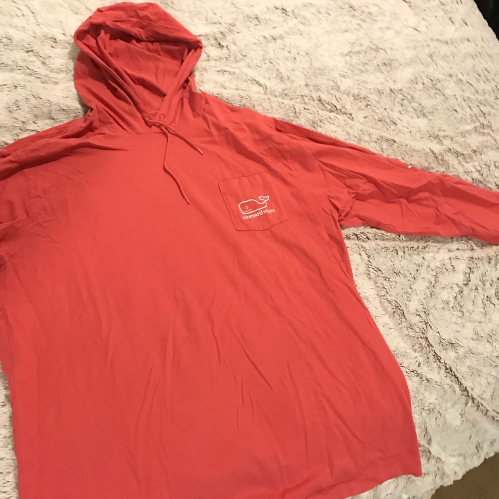 Vineyard Vines long sleeve w/ hood